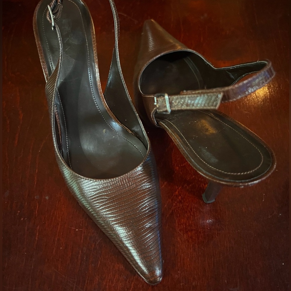 Leather high-heeled shoes